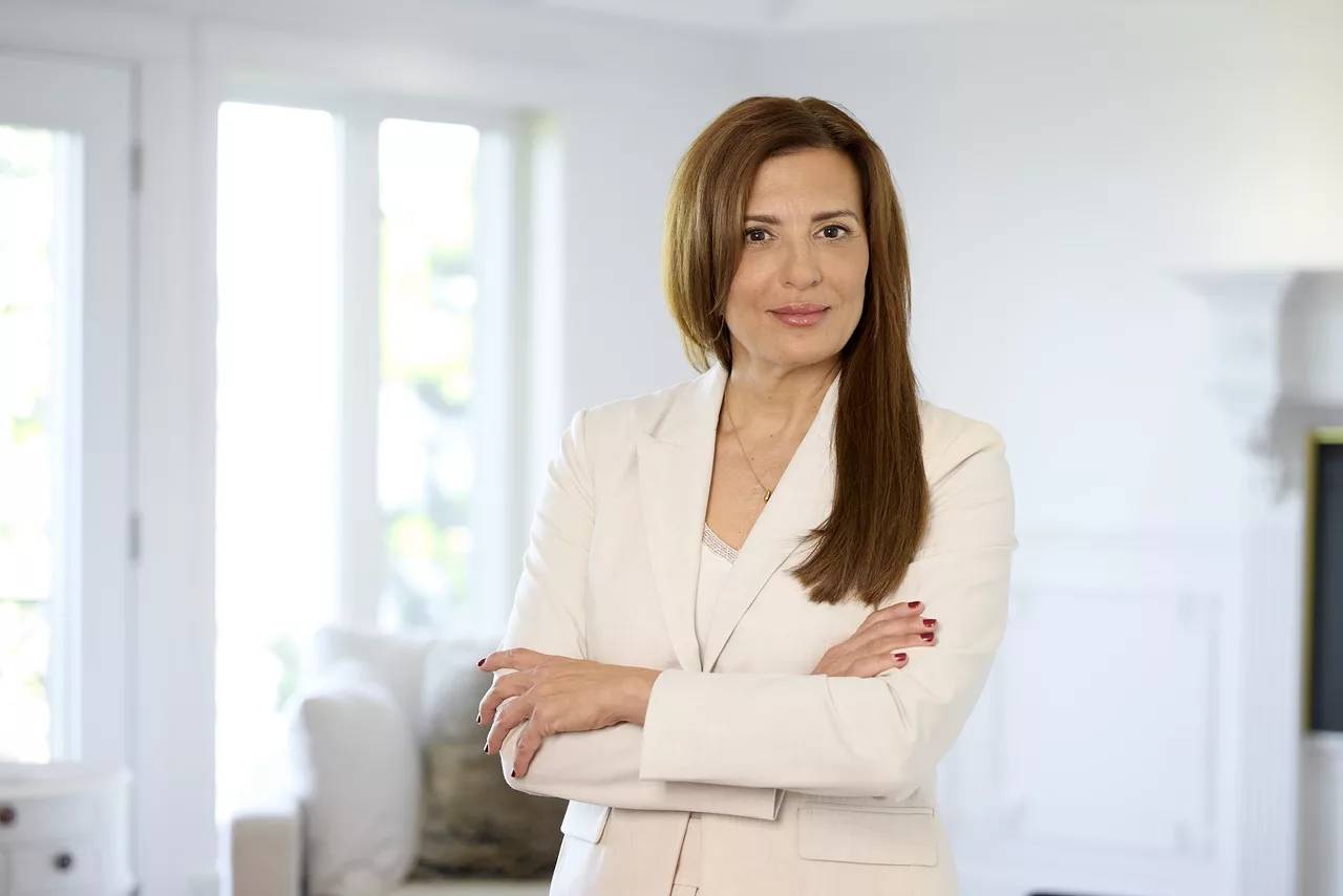 Marie-Dominique Taillon giving a talk